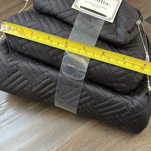 Nollia Cosmetic & Travel 3 pk set,quilted,gold zippers,vinyl interior,easy care - Picture 9 of 13